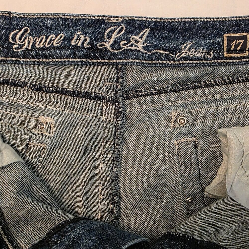 Grace in LA women's distressed denim jeans, size 17. - Picture 6 of 11